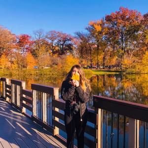 Meet your Posher, Daniela